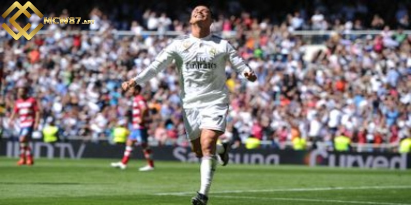 Repoker là gì? Các chân sút từng ghi 5 bàn thắng trong trận 5 Cristiano Ronaldo có cú đá đỉnh cao